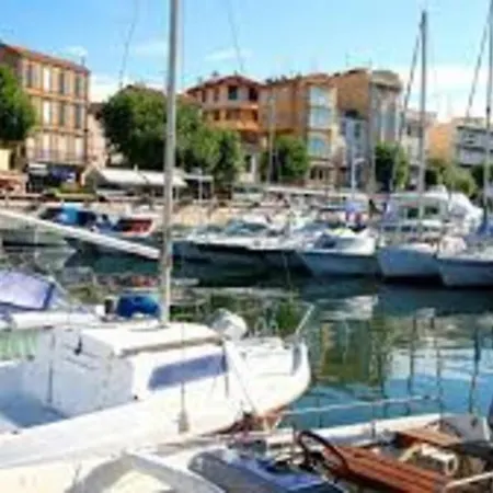 Joli Port Azur Climatise A Golfe -juan En Front De Apartment Vallauris