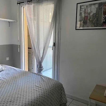 Joli Port Azur Climatise A Golfe -juan En Front De Apartment