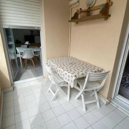 Joli Port Azur Climatise A Golfe -juan En Front De Apartment