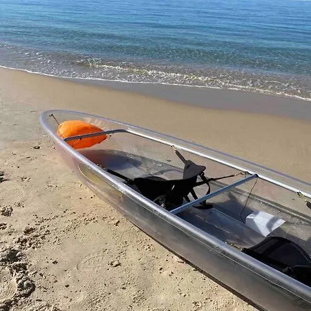 F2 Climatise A Golfe -juan En Front De Et Piscine